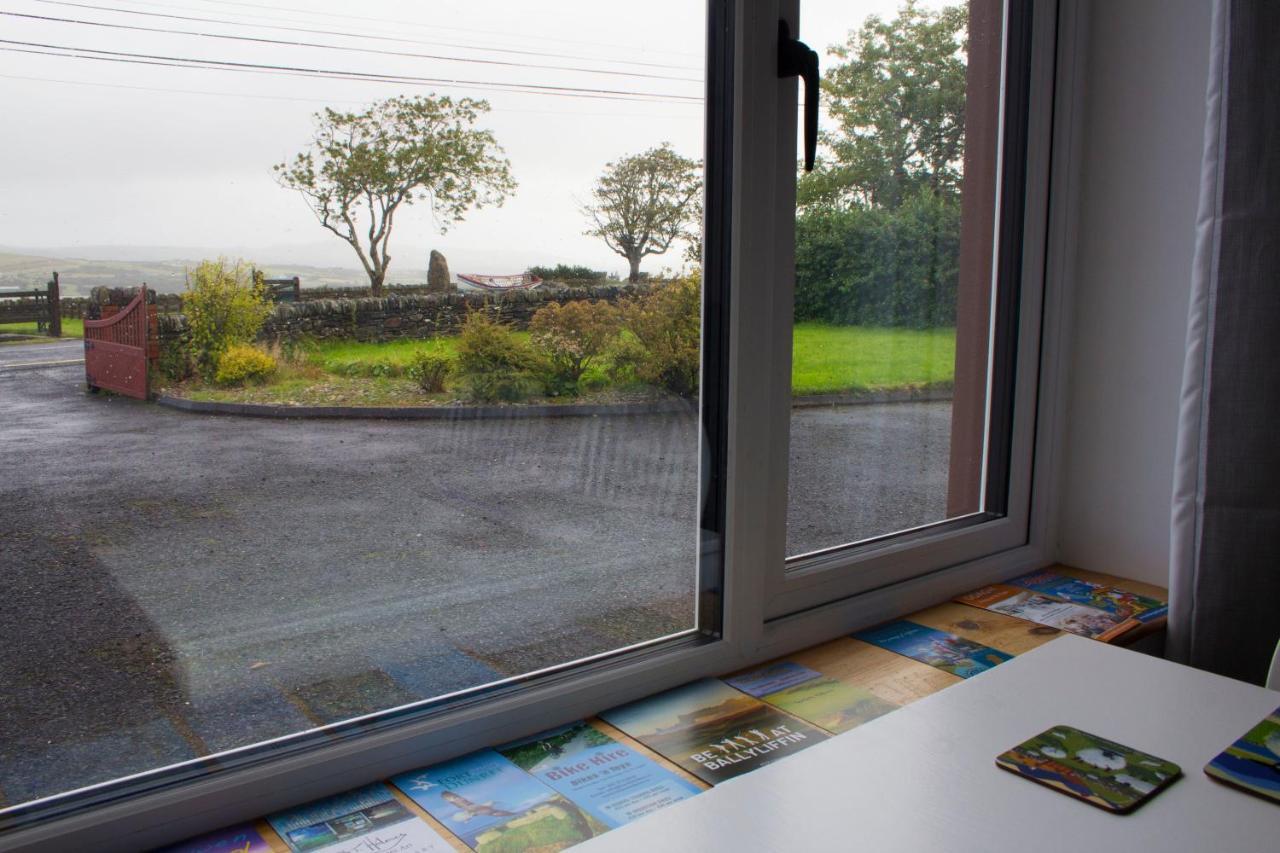 Madra Rua Organic Accommodation Ballyliffin Exterior photo